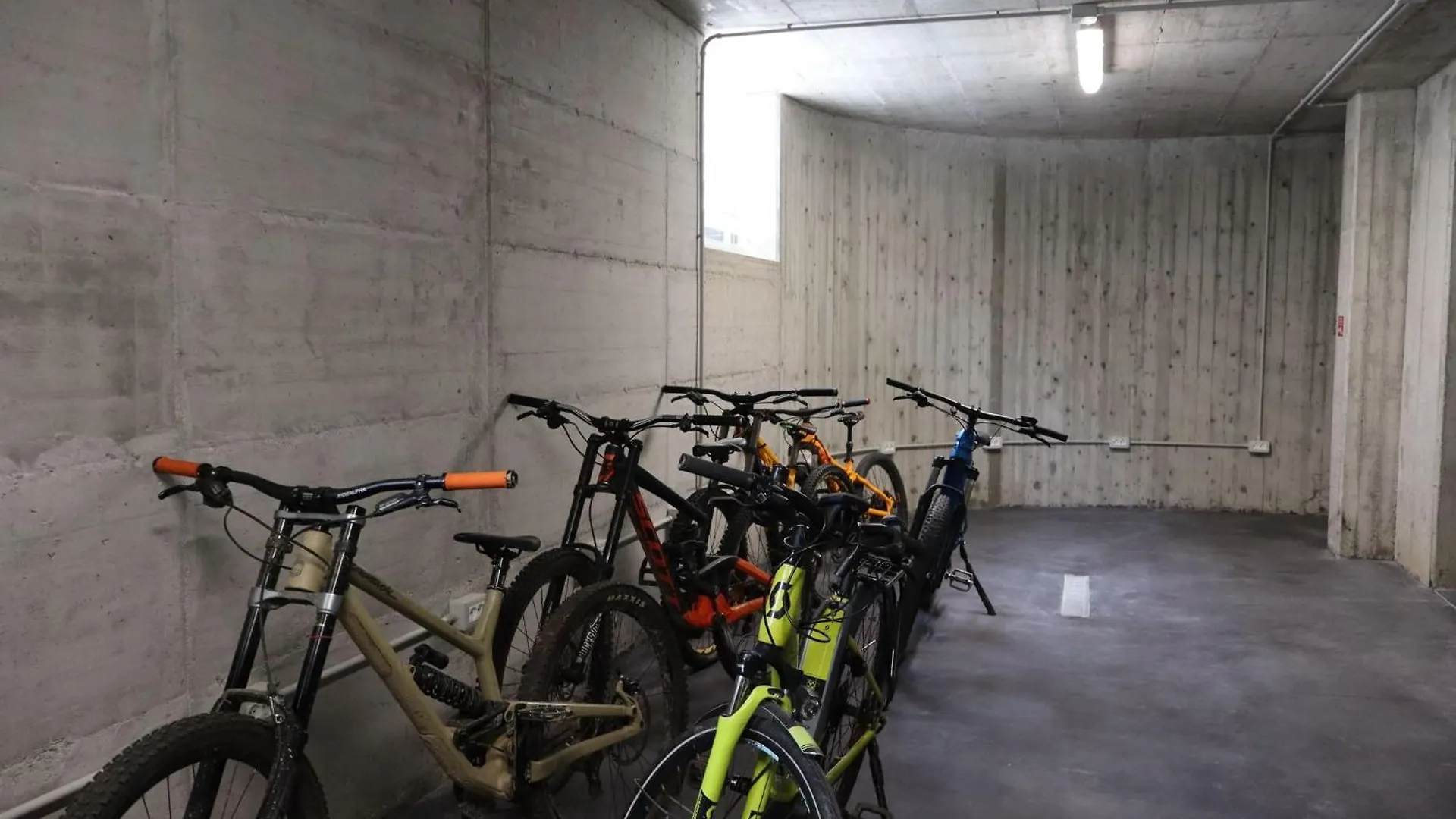 Family Bike Residence Marone Włochy